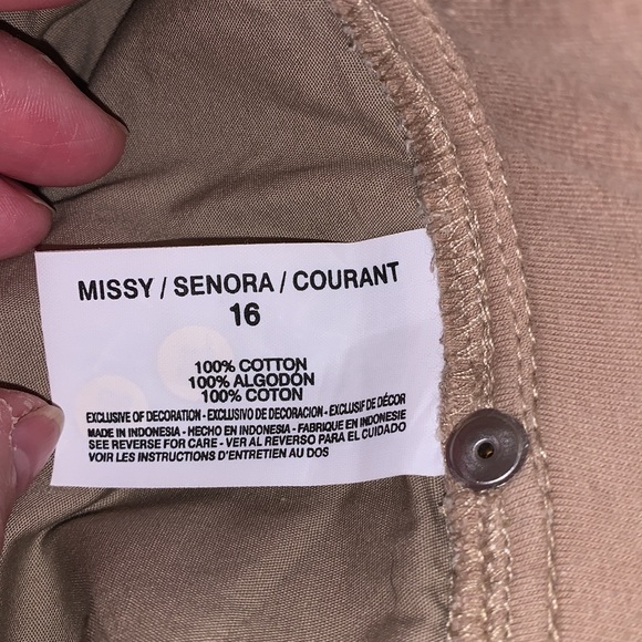 Gloria Vanderbilt Skort size 16 khaki. - Picture 5 of 5